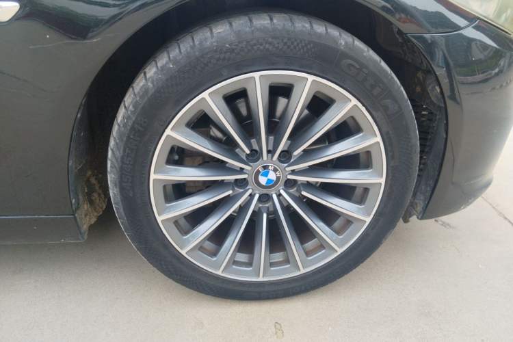 Used BMW 5 Series 2014 525Li Luxury Design Package Right Front Wheel Hub
