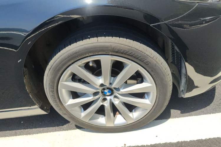 Used BMW 5 Series 2014 528Li Leading Model Right Front Wheel Hub