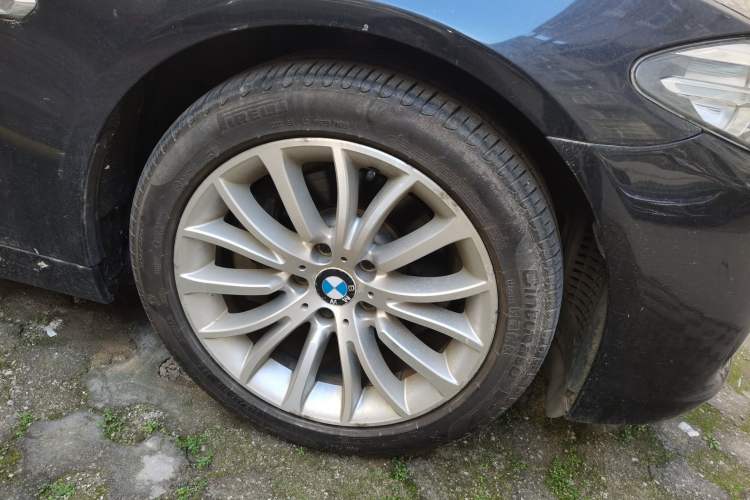 Used BMW 5 Series 2014 525Li Luxury Design Package Right Front Wheel Hub