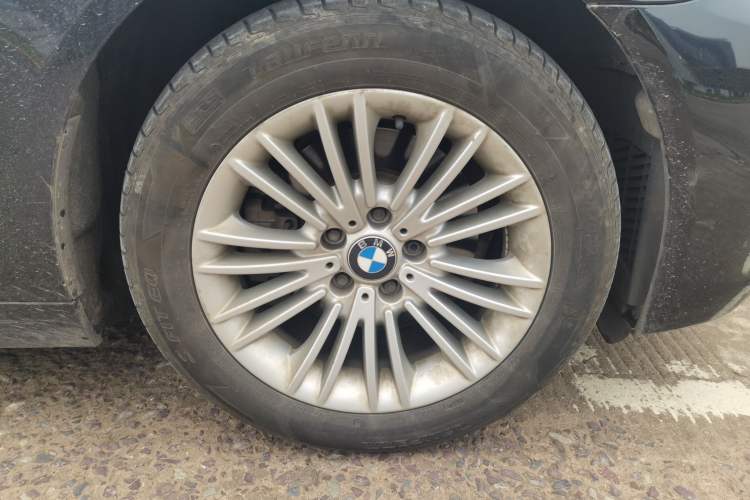 Used BMW 5 Series 2014 525Li Leading Model Right Front Wheel Hub