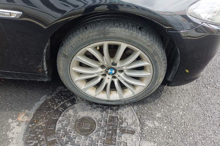Used BMW 5 Series 2014 525Li Luxury Design Package Right Front Wheel Hub