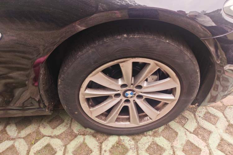 Used BMW 5 Series 2014 520Li Elegant Model Right Front Wheel Hub