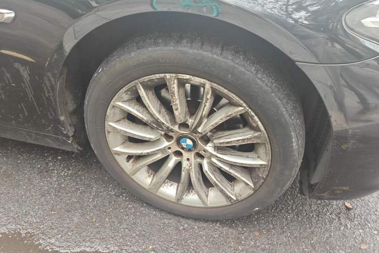 Used BMW 5 Series 2014 525Li Luxury Design Package Right Front Wheel Hub