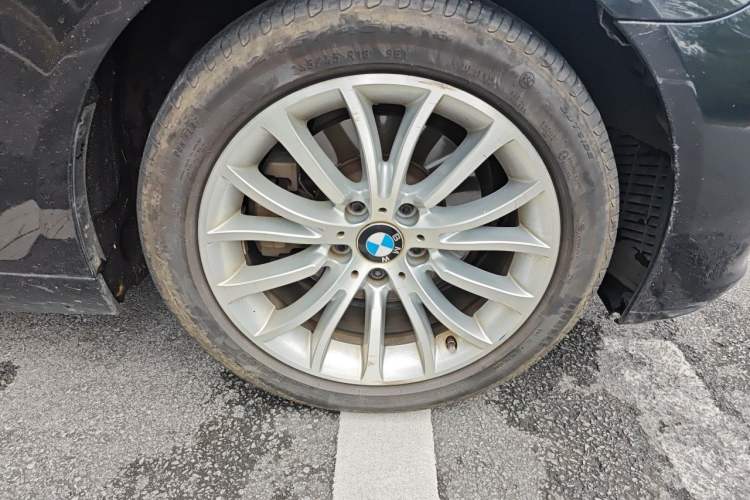 Used BMW 5 Series 2014 525Li Luxury Design Package Right Front Wheel Hub