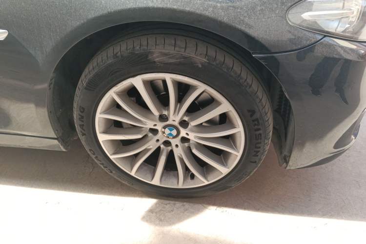 Used BMW 5 Series 2014 525Li Luxury Design Package Right Front Wheel Hub