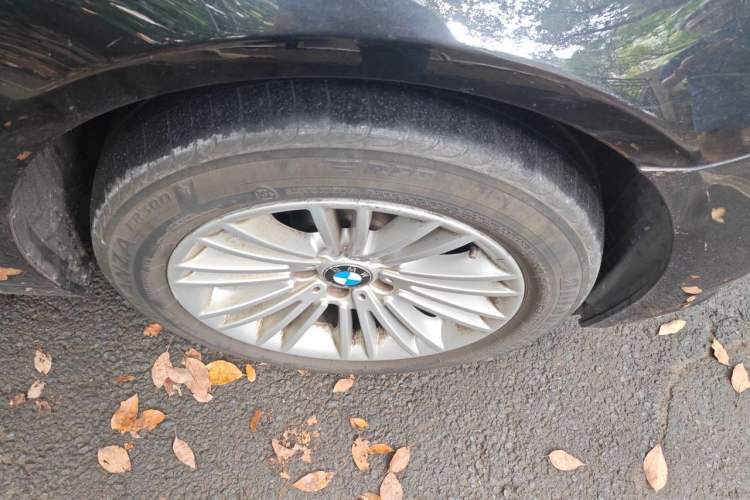 Used BMW 5 Series 2014 525Li Leading Model Right Front Wheel Hub
