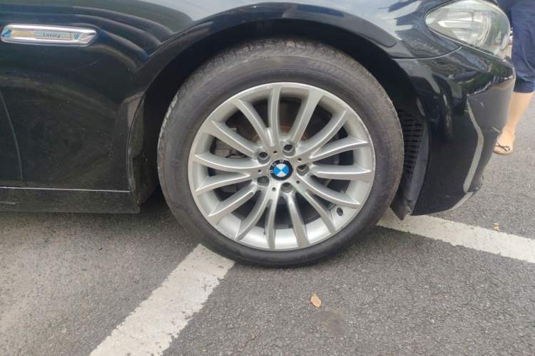 Used BMW 5 Series 2014 525Li Luxury Design Package Right Front Wheel Hub
