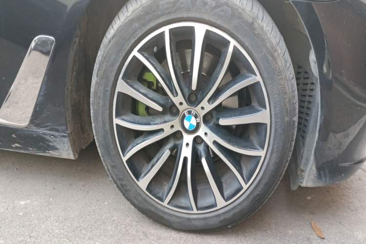 Used BMW 5 Series 2014 525Li Leading Model Right Front Wheel Hub