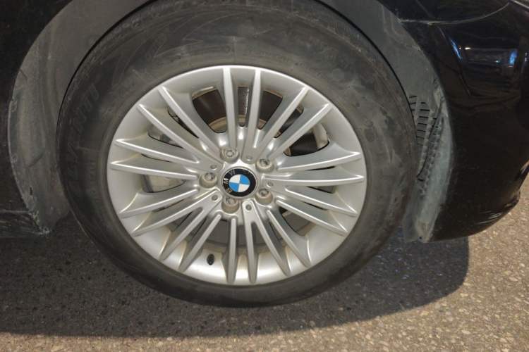 Used BMW 5 Series 2014 525Li Leading Model Right Front Wheel Hub