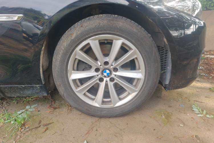 Used BMW 5 Series 2014 520Li Elegant Model Right Front Wheel Hub
