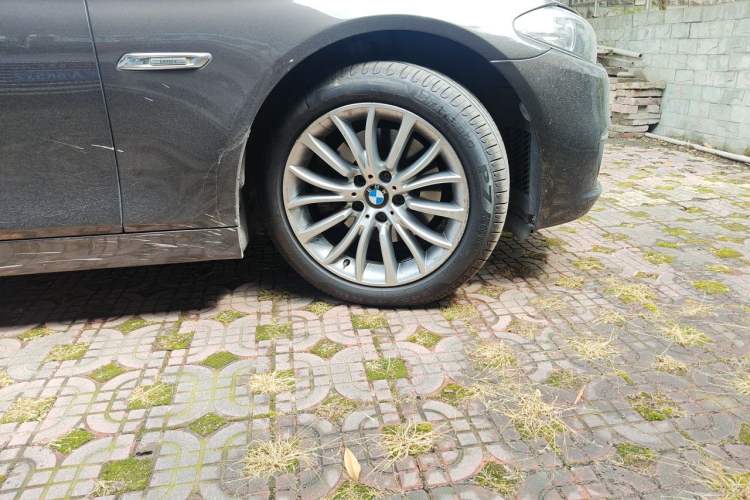 Used BMW 5 Series 2014 525Li Luxury Design Package Right Front Wheel Hub