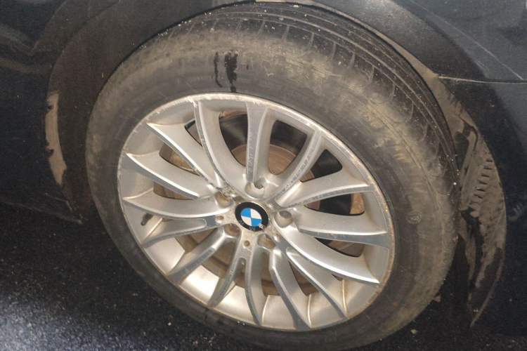 Used BMW 5 Series 2014 525Li Luxury Design Package Right Front Wheel Hub