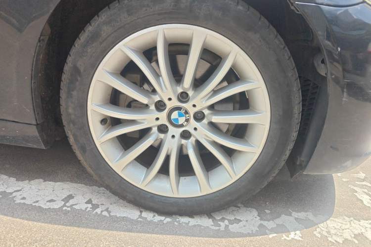 Used BMW 5 Series 2014 525Li Luxury Design Package Right Front Wheel Hub