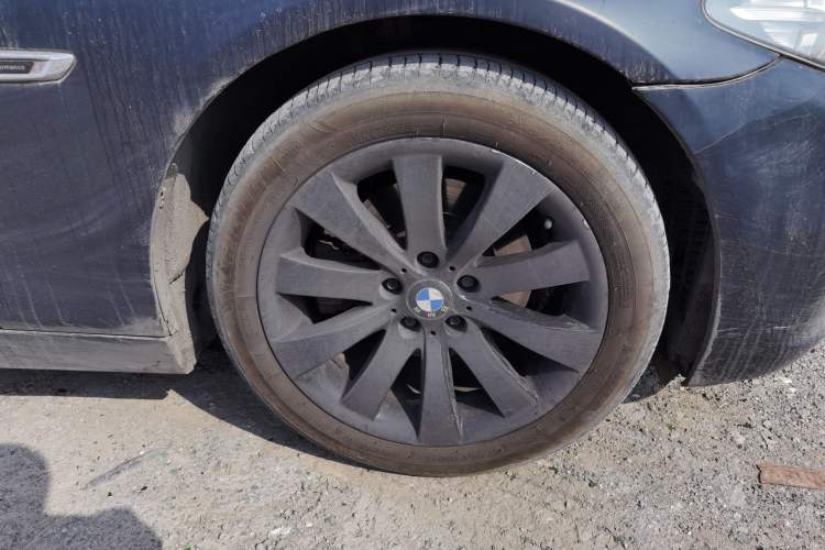 Used BMW 5 Series 2014 520Li Elegant Model Right Front Wheel Hub