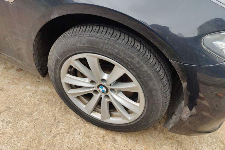 Used BMW 5 Series 2014 520Li Elegant Model Right Front Wheel Hub