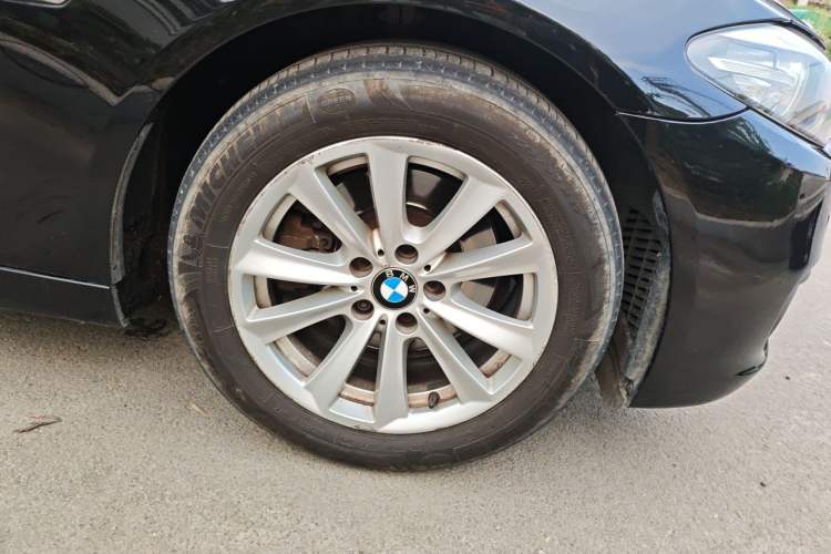 Used BMW 5 Series 2014 520Li Elegant Model Right Front Wheel Hub