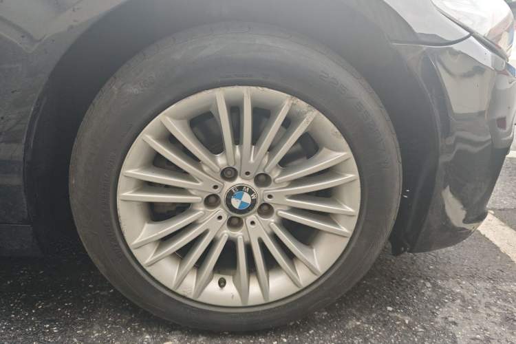 Used BMW 5 Series 2014 525Li Leading Model Right Front Wheel Hub