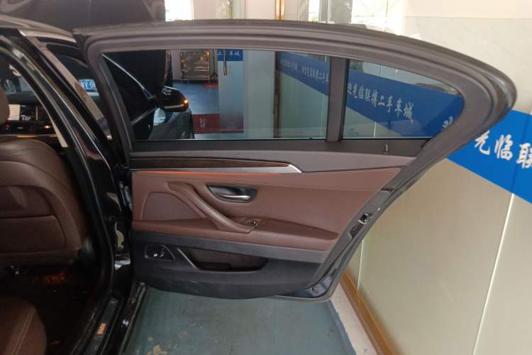Used BMW 5 Series 2014 525Li Luxury Design Package Right Rear Door Interior