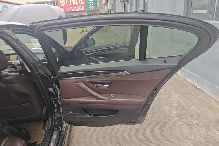 Used BMW 5 Series 2014 525Li Luxury Design Package Right Rear Door Interior
