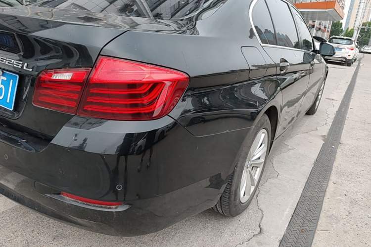 Used BMW 5 Series 2014 520Li Elegant Model Right Rear Taillight