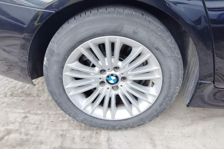 Used BMW 5 Series 2014 525Li Leading Model Right Rear Wheel Hub