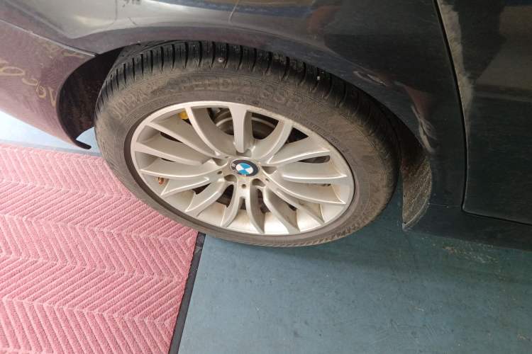 Used BMW 5 Series 2014 525Li Luxury Design Package Right Rear Wheel Hub