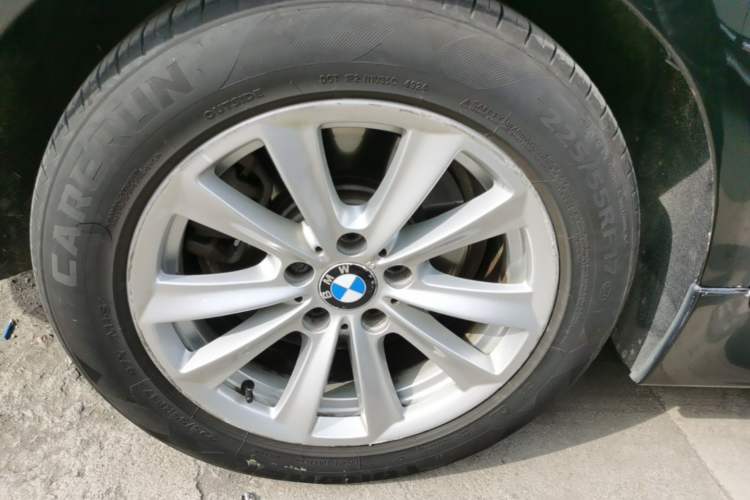 Used BMW 5 Series 2014 520Li Elegant Model Right Rear Wheel Hub