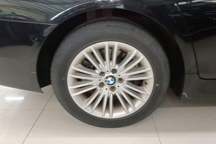 Used BMW 5 Series 2014 525Li Leading Model Right Rear Wheel Hub