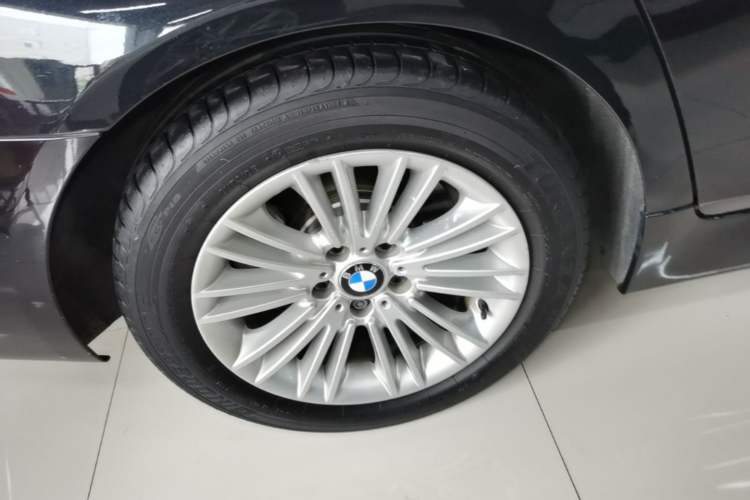 Used BMW 5 Series 2014 525Li Leading Model Right Rear Wheel Hub