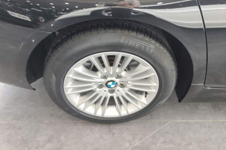 Used BMW 5 Series 2014 525Li Leading Model Right Rear Wheel Hub