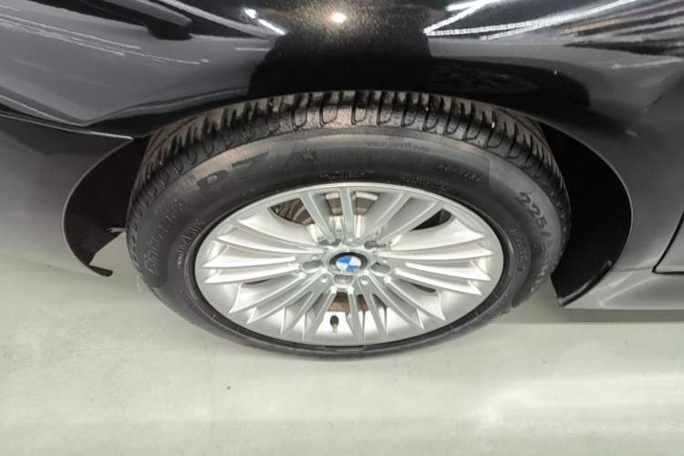 Used BMW 5 Series 2014 525Li Leading Model Right Rear Wheel Hub
