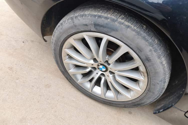Used BMW 5 Series 2014 525Li Luxury Design Package Right Rear Wheel Hub