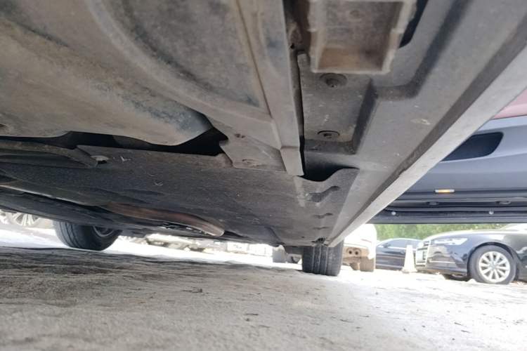 Used BMW 5 Series 2014 525Li Leading Model Right Side Sill