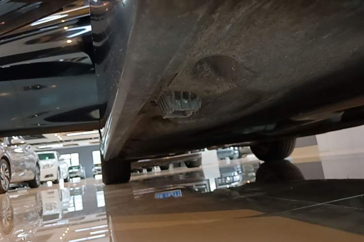 Used BMW 5 Series 2014 528Li xDrive Premium Edition Right Side Sill