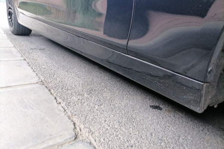 Used BMW 5 Series 2014 535Li Leading Model Right Side Sill