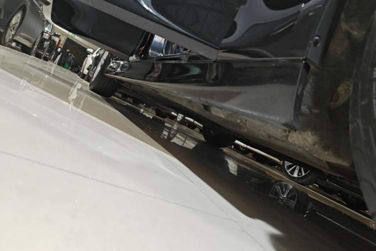 Used BMW 5 Series 2014 520Li Elegant Model Right Side Sill