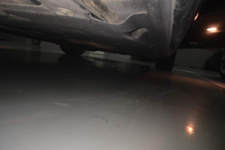 Used BMW 5 Series 2014 525Li Luxury Design Package Right Side Sill