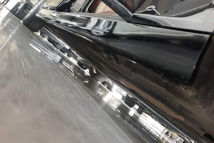 Used BMW 5 Series 2014 525Li Leading Model Right Side Sill