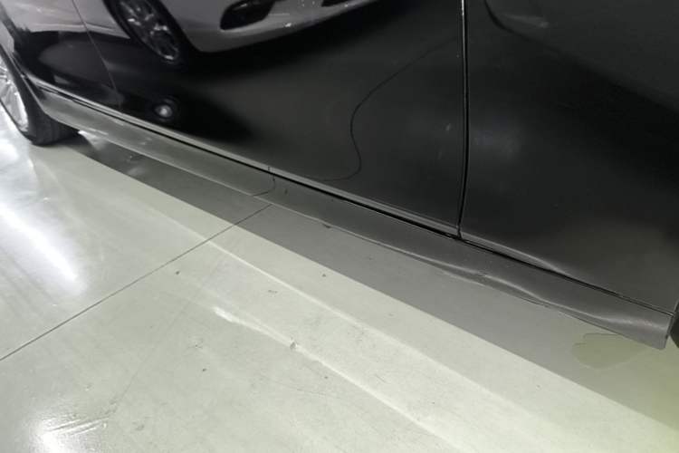 Used BMW 5 Series 2014 525Li Leading Model Right Side Sill