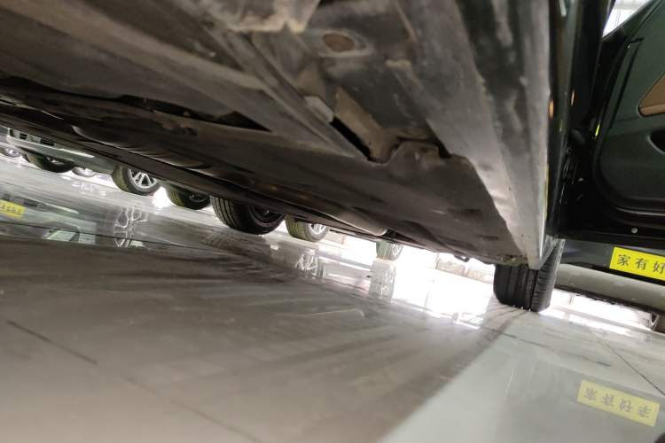 Used BMW 5 Series 2014 520i Elegant Edition Right Side Sill
