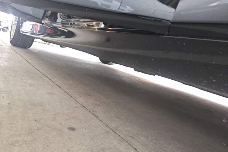 Used BMW 5 Series 2014 520Li Elegant Model Right Side Sill