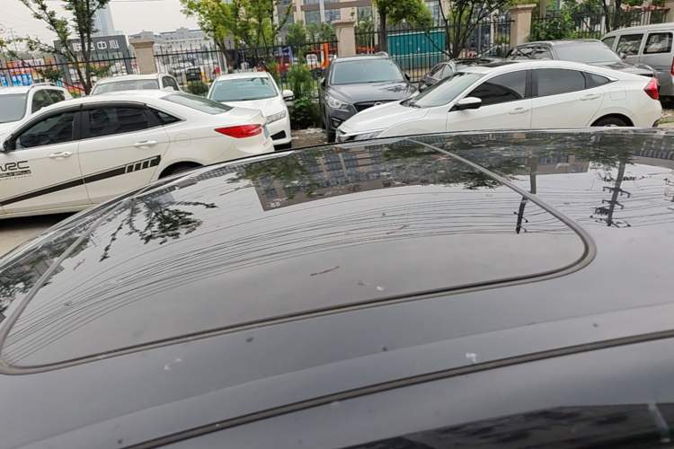 Used BMW 5 Series 2014 520Li Elegant Model Roof