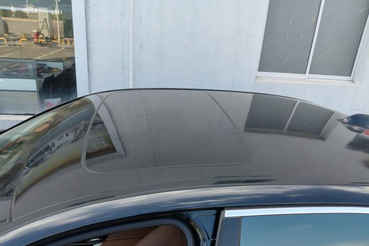 Used BMW 5 Series 2014 525Li Leading Model Roof