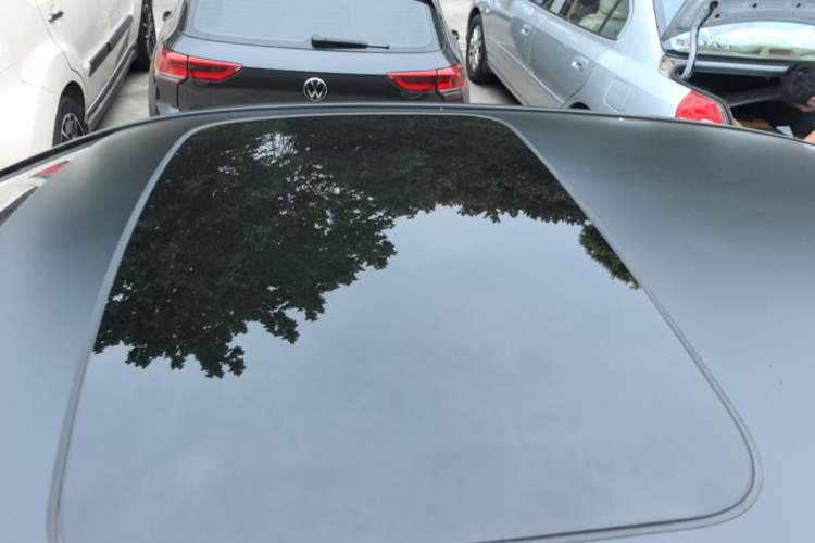 Used BMW 5 Series 2014 525Li Leading Model Roof