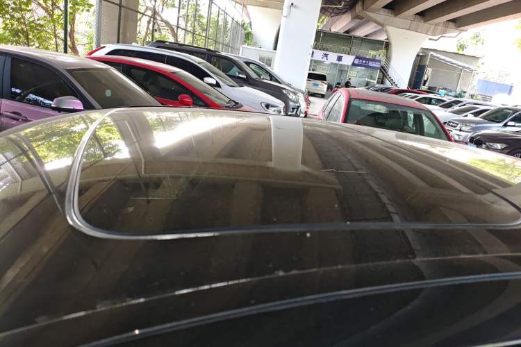 Used BMW 5 Series 2014 525Li Leading Model Roof