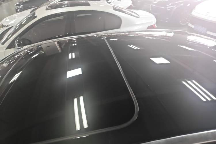 Used BMW 5 Series 2014 535Li Leading Model Roof