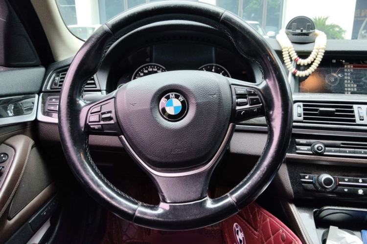 Used BMW 5 Series 2014 525Li Luxury Design Package Steering Wheel