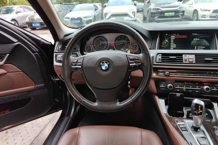 Used BMW 5 Series 2014 530Li Leading Model Steering Wheel