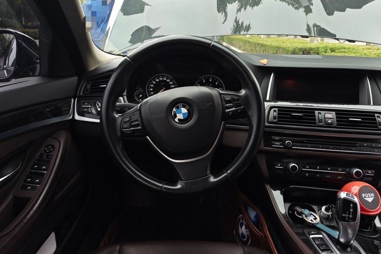 Used BMW 5 Series 2014 525Li Luxury Design Package Steering Wheel