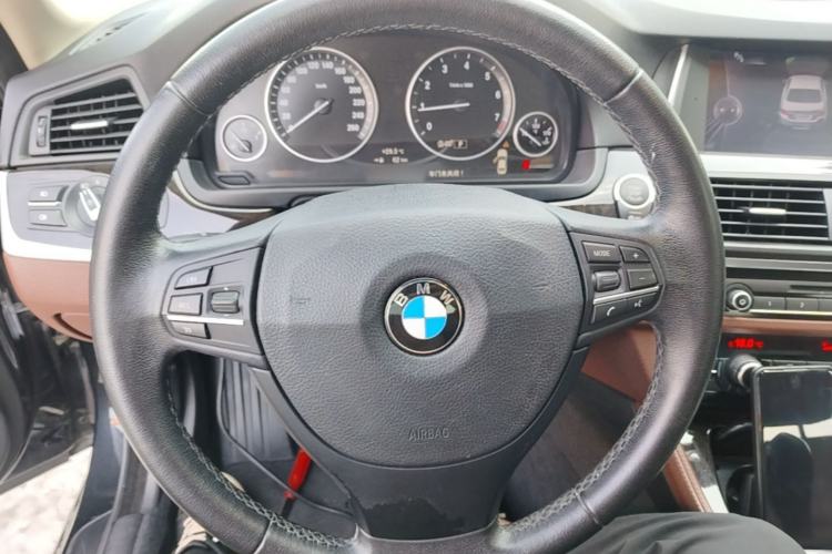 Used BMW 5 Series 2014 525Li Leading Model Steering Wheel